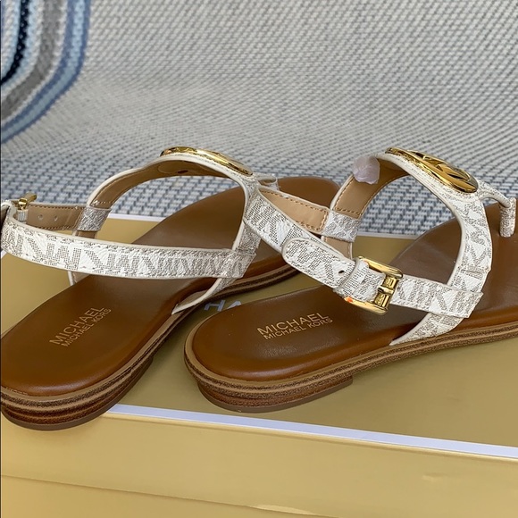 MICHAEL KORS AUBREY CHARM THONG MINI MO LOGO PVC - Picture 13 of 16